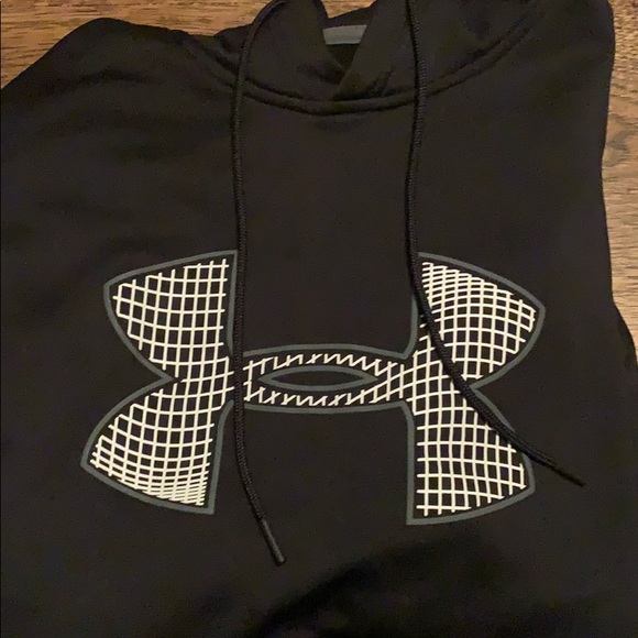 Under Armour Other - Under Armour sweatshirt